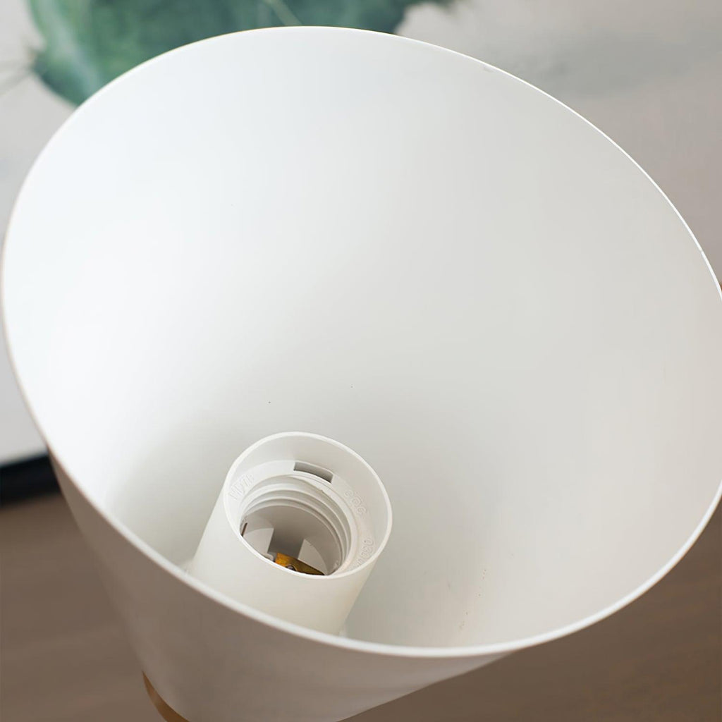 Nordic Wood Wall Light – E27 – Scandinavian – Iron & Wood