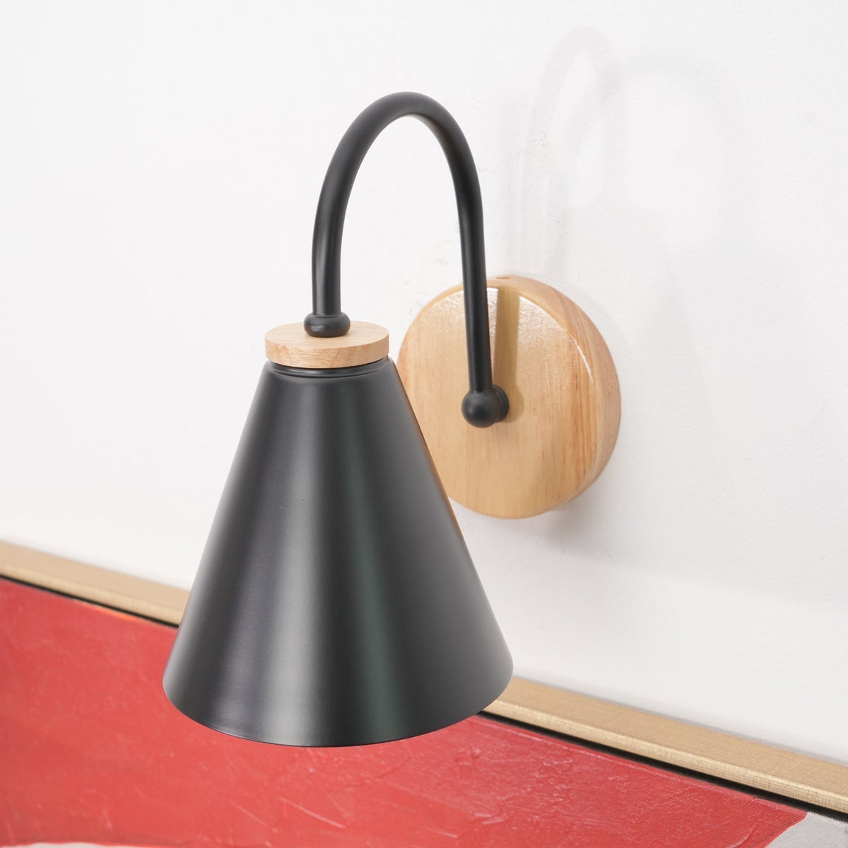 Nordic Wood Wall Light – E27 – Scandinavian – Iron & Wood