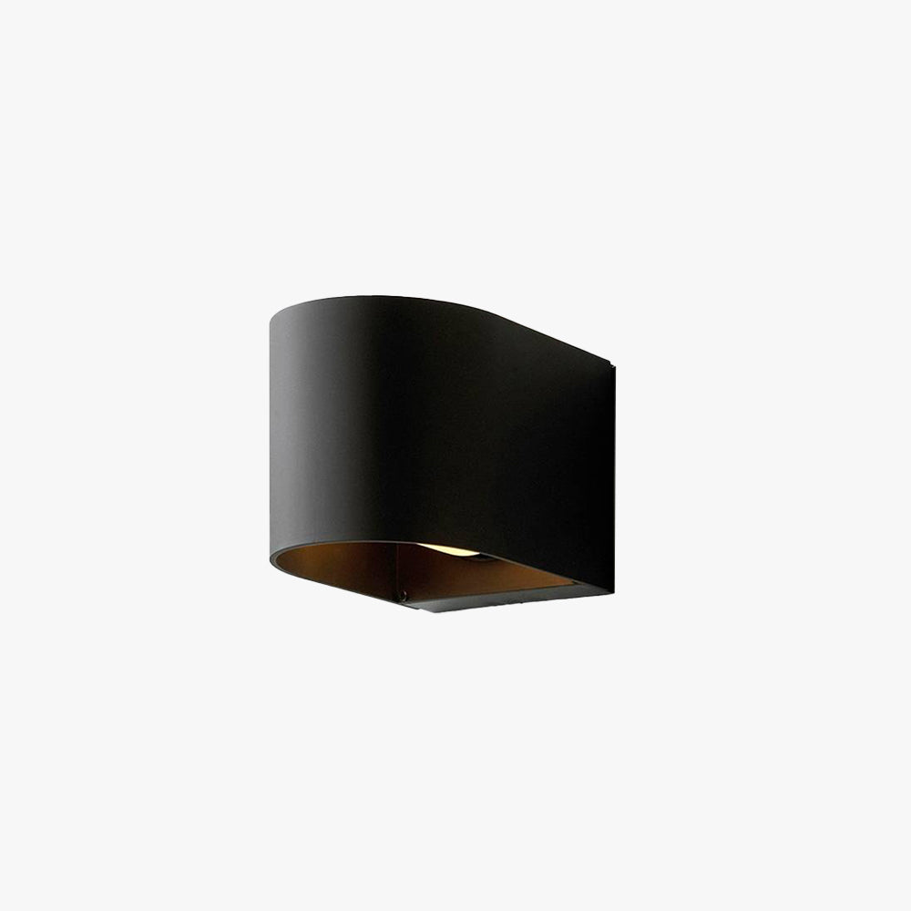 Small Outdoor Wall Light – Integrated LED – Minimalist – Metal – Black