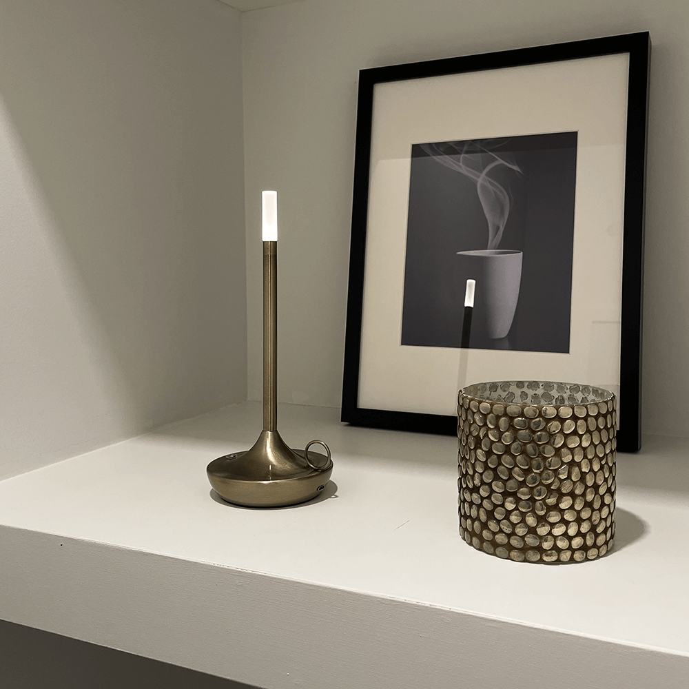 Cordless Candle Table Lamp – Minimalist – Aluminium & Acrylic