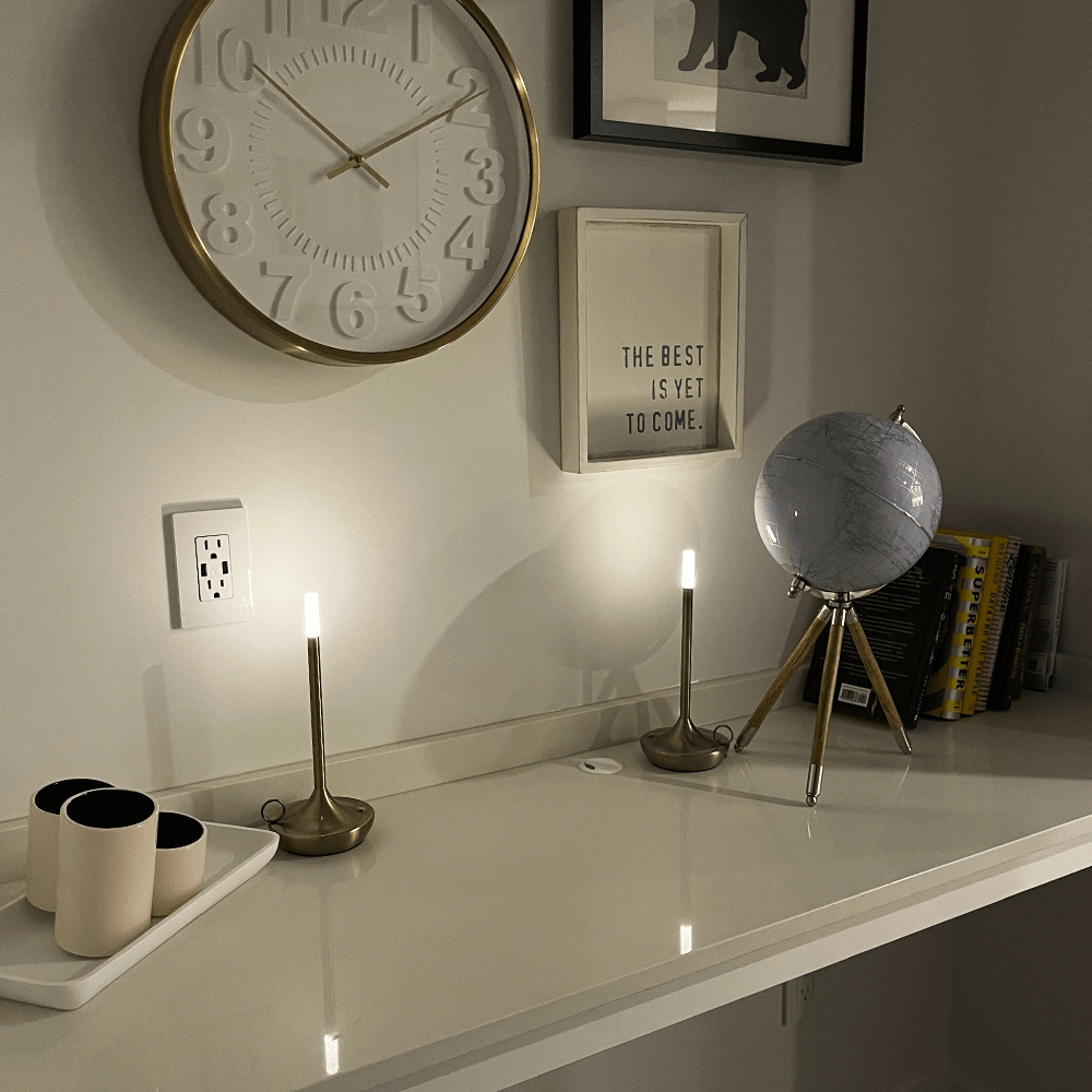 Cordless Candle Table Lamp – Minimalist – Aluminium & Acrylic