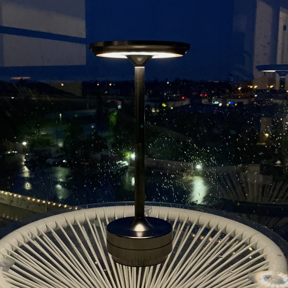 Cordless Table Lamp – Integrated LED – Modern – Aluminium