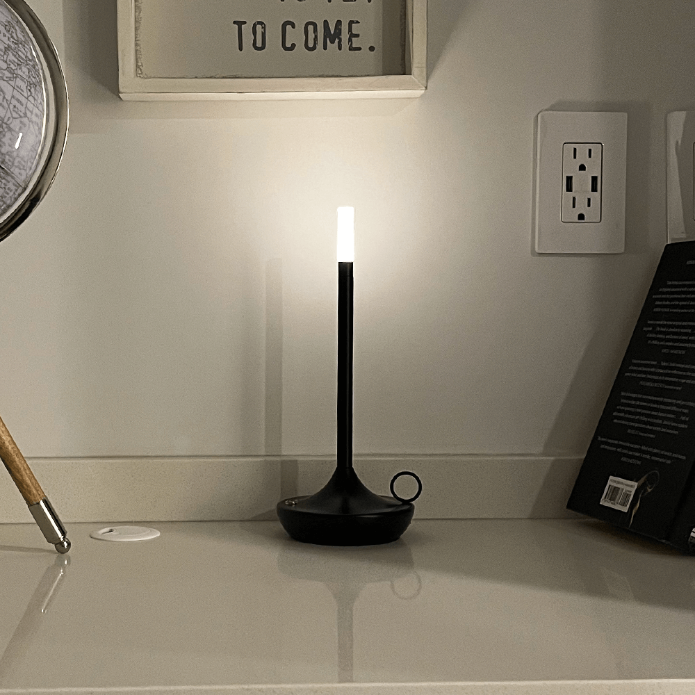 Cordless Candle Table Lamp – Minimalist – Aluminium & Acrylic