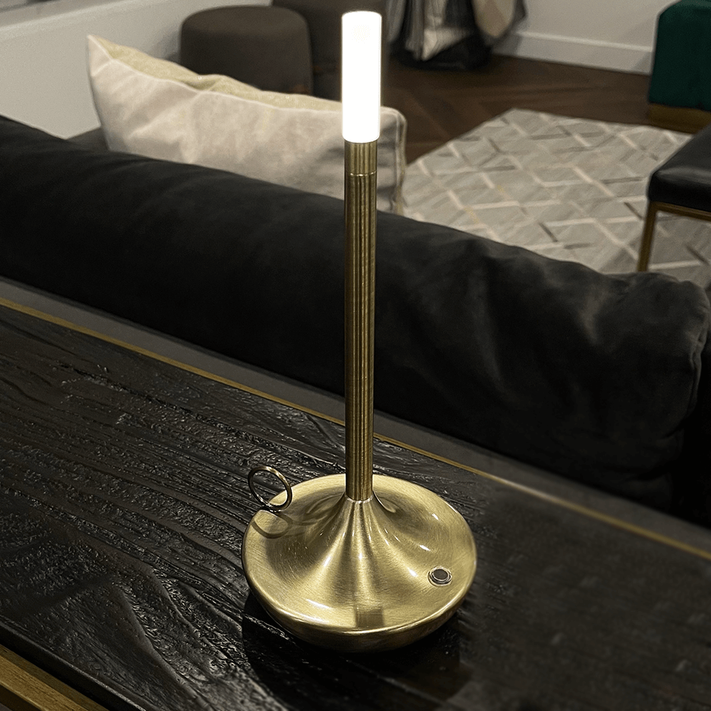 Cordless Candle Table Lamp – Minimalist – Aluminium & Acrylic
