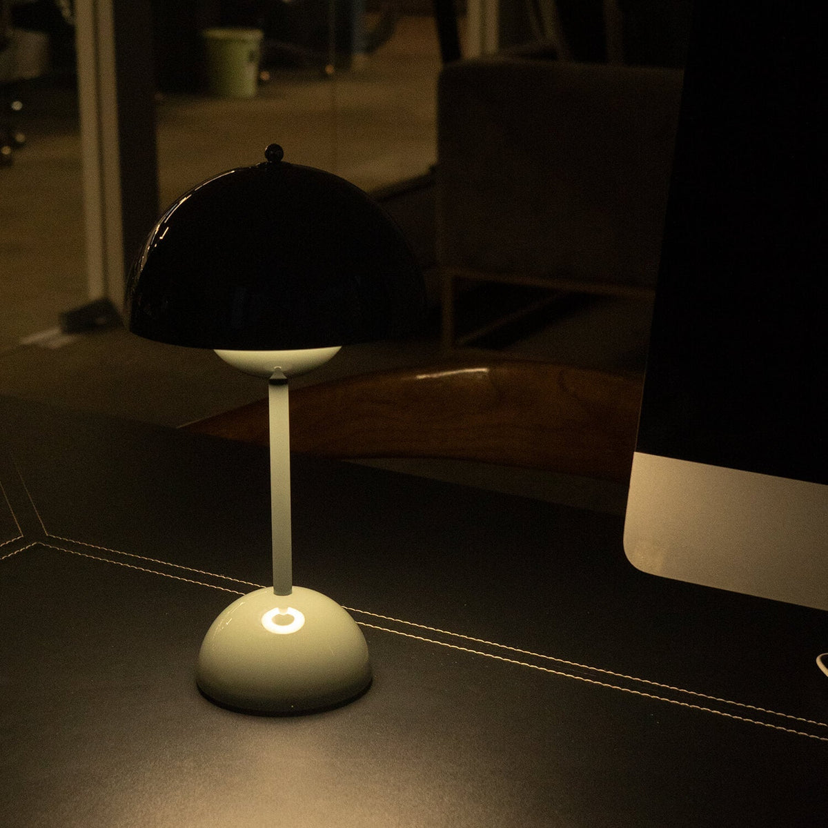 Cordless Table Lamp – LED – Modern – Polycarbonate & Steel