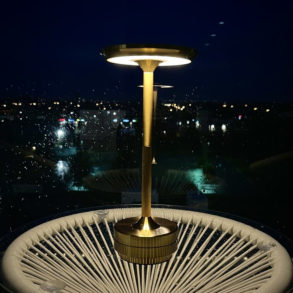 Cordless Table Lamp – Integrated LED – Modern – Aluminium