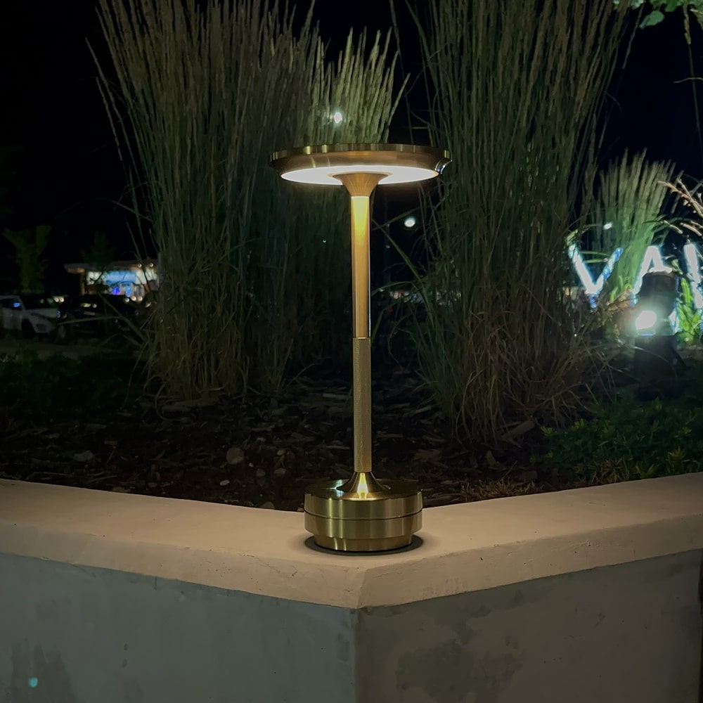 Cordless Table Lamp – Integrated LED – Modern – Aluminium