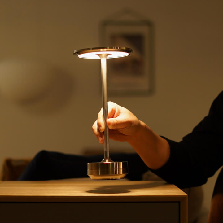 Cordless Table Lamp – Integrated LED – Modern – Aluminium