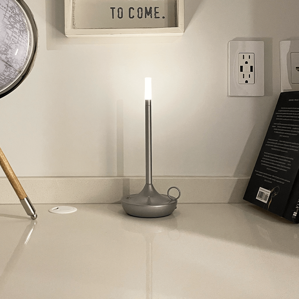 Cordless Candle Table Lamp – Minimalist – Aluminium & Acrylic