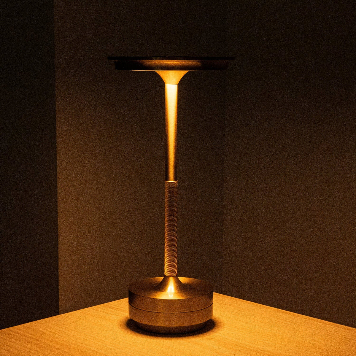 Cordless Table Lamp – Integrated LED – Modern – Aluminium