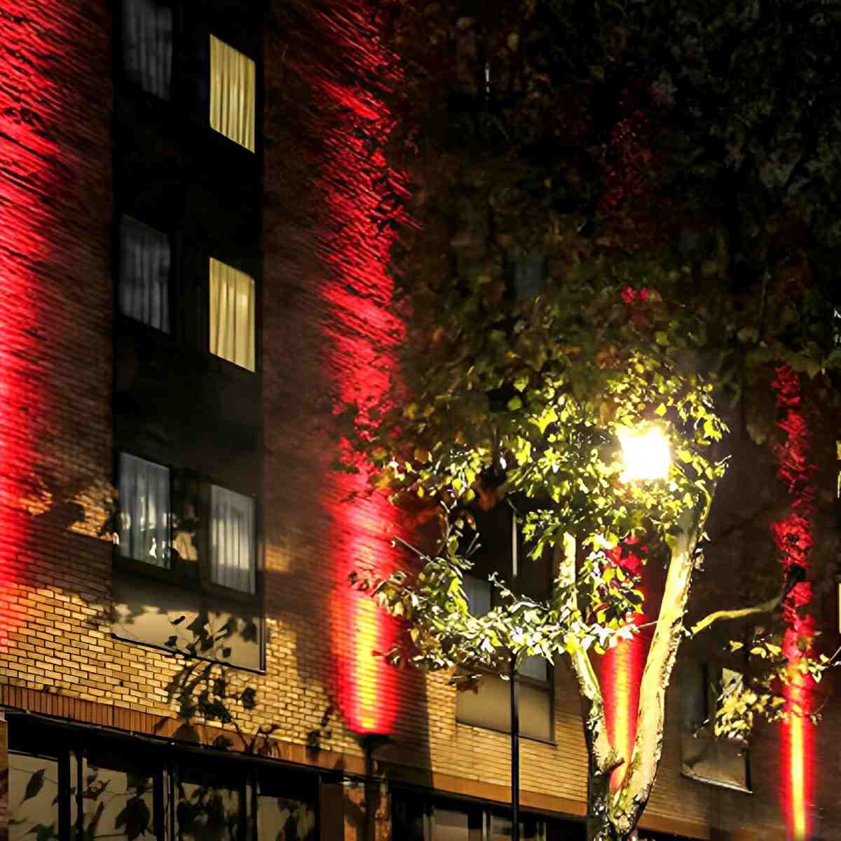 Outdoor Wall Spotlight – LED – Modern – Die Cast Aluminium & Glass
