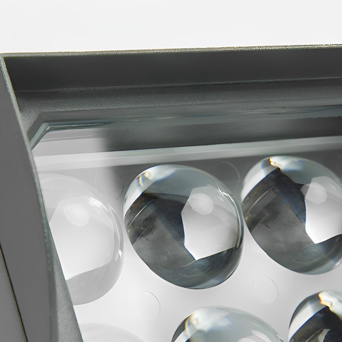 Outdoor Wall Spotlight – LED – Modern – Die Cast Aluminium & Glass